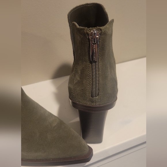 Vince Camuto Verona Booties - color=Kale, size=8.5M - Picture 5 of 6